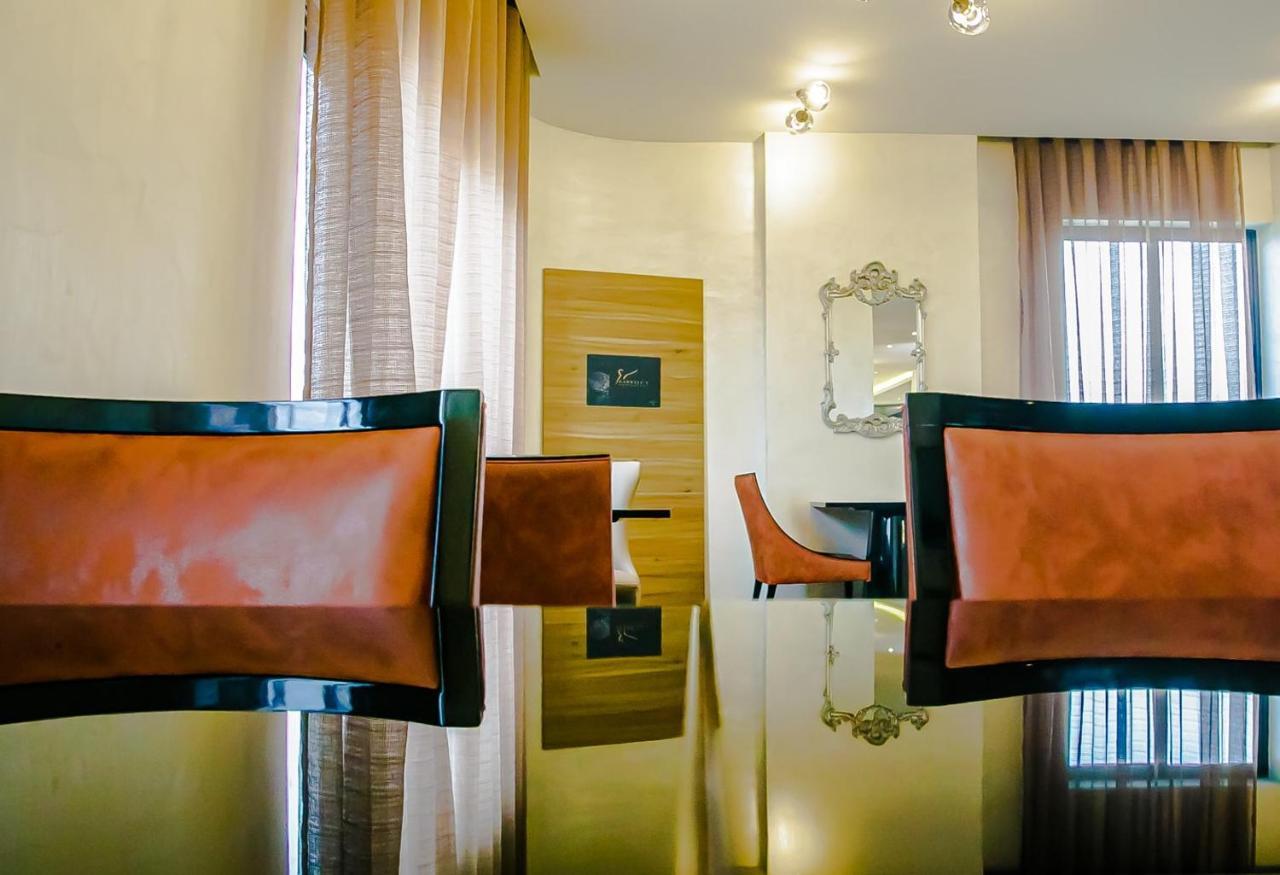 Royal Residences By Design Union Aliayabiagba ภายนอก รูปภาพ